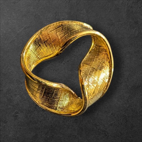 Napier Vintage Gold-Tone Twisted Knot Brooch Pin Textured Elegant Statement 1.5” - Picture 1 of 6